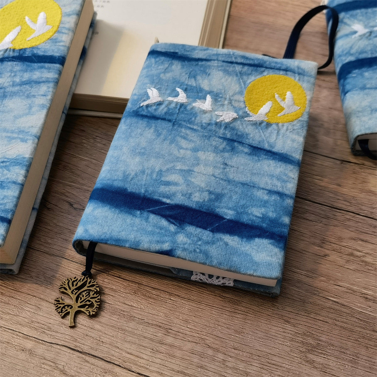 "Wind and Moon Intangible Cultural Heritage Indigo Dyeing Simple Artistic Embroidery Diary A5A6 Diary Cover Thickened Diary Gift.