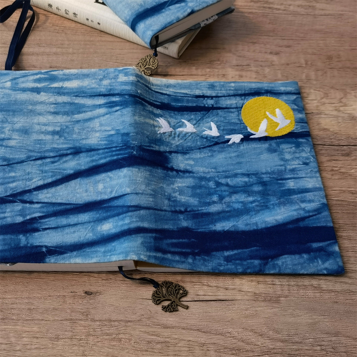 "Wind and Moon Intangible Cultural Heritage Indigo Dyeing Simple Artistic Embroidery Diary A5A6 Diary Cover Thickened Diary Gift.