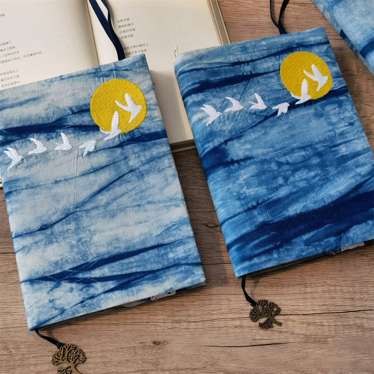 "Wind and Moon Intangible Cultural Heritage Indigo Dyeing Simple Artistic Embroidery Diary A5A6 Diary Cover Thickened Diary Gift.